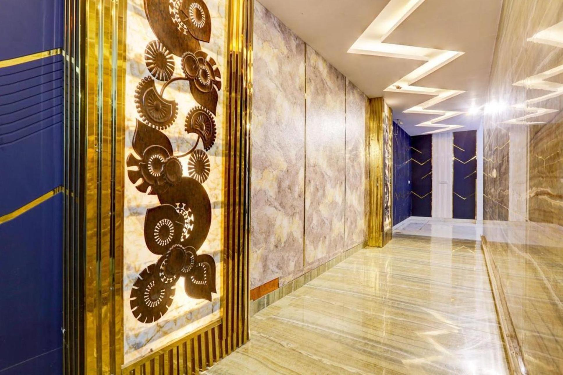 Akash Continental Near Hari Nagar Couple Friendly 3* New Delhi